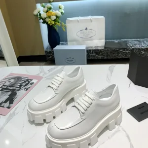 Luxury High Quality Prada Leather Shoes Red Silk Sheepskin Patent Soft Clean Lines Autumn Winter