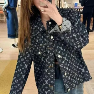 Luxury Louis Vuitton Long-Sleeved Shirt Ash Denim Exquisite Tailoring Embroidery