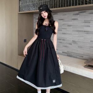 Luxury Miu Miu Lace Skirt For Fall