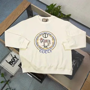 Reps Gucci Sweatshirt Red Street Style A Touch Of Understated Luxury Autumn Winter And