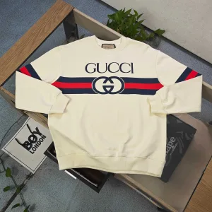 AAA Gucci Sweatshirt Red Street Style A Touch Of Understated Luxury Autumn Winter And