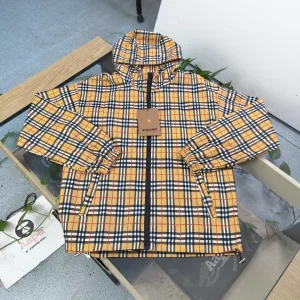 Luxury Burberry Outerwear Red High-Quality Materials Autumn Winter