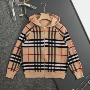 Super Clone AAA Burberry Outerwear Red Wool Cashmere Jacquard Lace Retro British Loose Cut