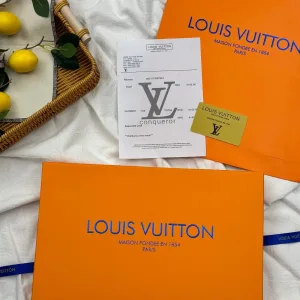 Reps High Quality Louis Vuitton Scarf Red Jacquard Winter Pattern