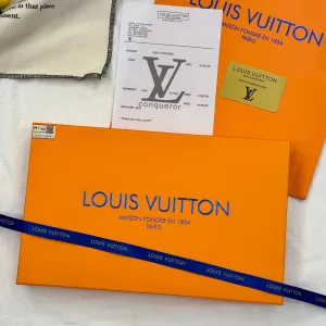 High Quality Super Clone Louis Vuitton Shawl Red Jacquard Champagne Color Winter