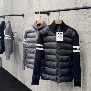Designer Moncler Outerwear Red Wool Feather Duck Down Fleece Exquisite Workmanship Elegant Black Winter Slim Fit Patch Side Pockets