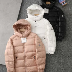 AAA Luxury Moncler Down Jacket Red Male Female Duck Nylon Fabric Understated Luxury Winter Embroidery Patch