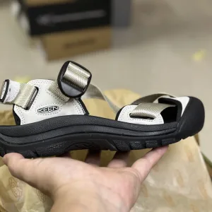 Designer AAA Keen Sneakers Red Summer