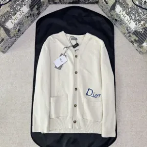 Super Clone High Quality Dior Cardigan Red Cotton Combed Nylon Enhanced Comfort Minimalist Style High-End Quality Embroidery Patch