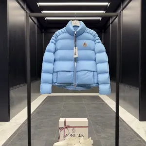 Designer AAA Moncler Coat Red Goose Down Tear-Resistant Fabric Lace Patch