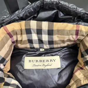 Reps Burberry Down Jacket Color Rubber