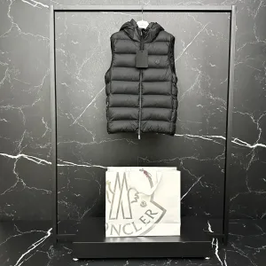 Super Clone AAA Monk Vest Red Down Nylon Fabric Clean Lines Minimalism Zippered Pocket