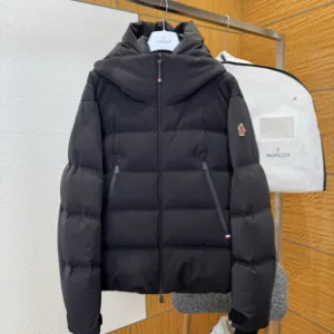 Luxury High Quality Moncler Down Jacket Ash Duck Nylon Soft And Gentle