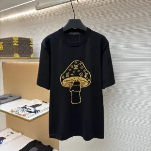 High Quality AAA Louis Vuitton Short-Sleeved T-Shirt Red Cotton Pure Jacquard Knitted Fabric Easy To Match Understated Luxury Pattern Overlock Stitching
