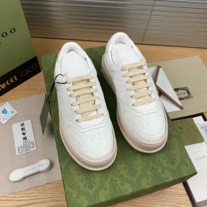 Luxury Gucci Sneakers White Embossed Leather Rubber Easy To Match Embossing Process