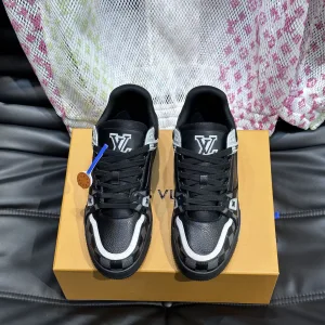 AAA Ami Sneakers Cowhide Rubber Outsole