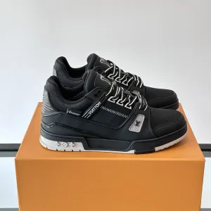 Luxury Louis Vuitton Sneakers Color