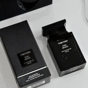 Reps Tom Ford Men'S Fragrance Red Lace