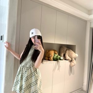 Designer Burberry Sleeveless For Fall