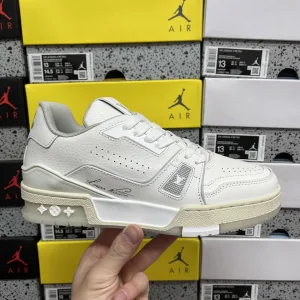 AAA Louis Vuitton Sneakers Ash