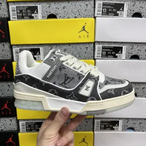 Designer Louis Vuitton Sneakers Ash