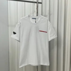 High Quality Prada Short-Sleeved T-Shirt Red Cotton Pure Leather Patch