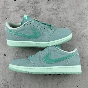 Luxury Reps Nike Sneakers