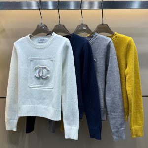 Aaa Chanel Long-Sleeved Sweater