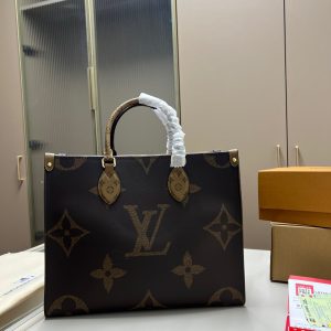 Luxury Louis Vuitton Abs Ruler For Autumn
