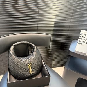 High Quality 1:1 Saint Laurent Diamond Ruler For Fall