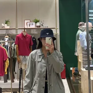 Designer High Quality Barbour Jacket Red Cotton Corduroy Adjustable Drawstring Urban Commuting Embroidery Hidden Pocket