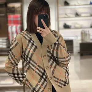 Luxury High Quality Burberry Outerwear Color Wool Blend Twill