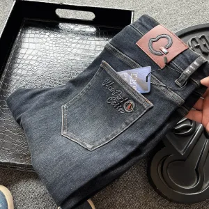 Designer AAA Moncler Jeans Red Acrylic Denim Metal Logo