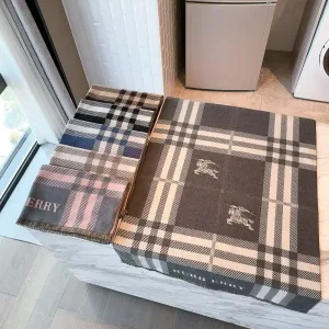 Luxury Burberry Scarf Red Autumn Winter
