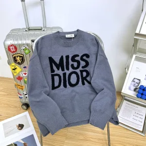 Reps High Quality Dior Sweater Red Eva Cashmere Relaxed Fit Sophistication Autumn
