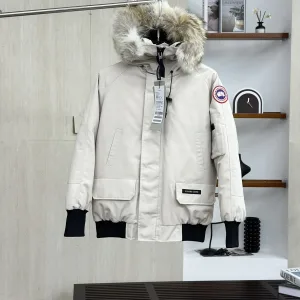 Designer Canada Goose Jacket Red Cotton Feather Down Duck Polyester Nylon Fiber Fleece Embroidery