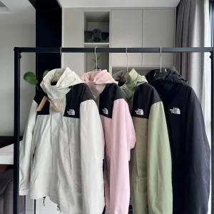 Reps The North Face Outerwear Red Winter Patch