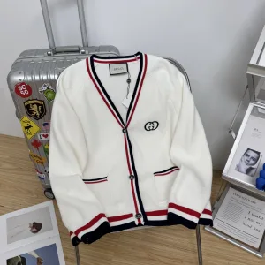Reps AAA Gucci Sweater Red Understated Luxury Loose Cut