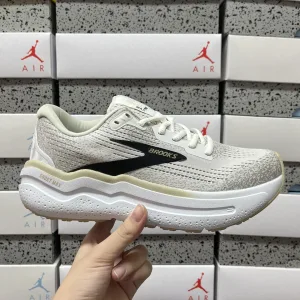 Reps Brooks Running Shoes