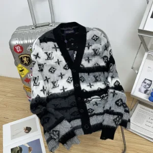 Reps High Quality Louis Vuitton Outerwear Silk Wool Mohair Nylon Acrylic Jacquard Street Style Sophistication Autumn Winter