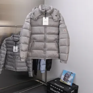 Luxury AAA Moncler Down Jacket Red Wool Duck Nylon Fabric Autumn Winter Precision Sewing Embroidery