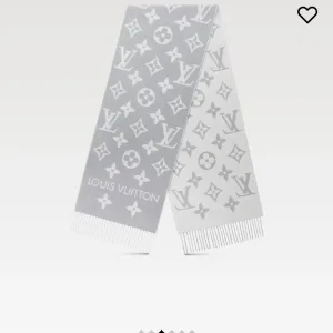 Designer Louis Vuitton Shawl White Lady Wool Elegant