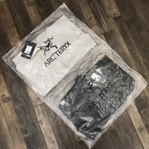 Luxury AAA Archaeopteryx Long-Sleeved Red Gore-Tex Polyester Nylon Plain Weave Spring Autumn Winter Embroidery Patch Zippered Pocket