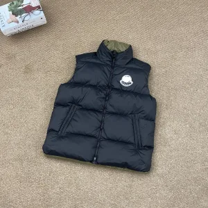 Reps High Quality Moncler Sleeveless Tops Red Goose Down Nylon Chenil Patch Zippered Pocket
