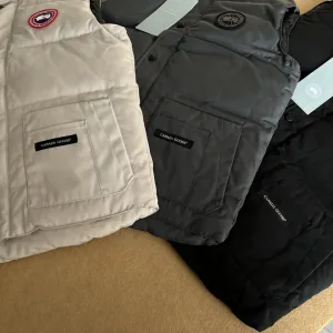 High Quality Canada Goose Vest Black Duck Down Autumn Winter Even Stitching Embroidery