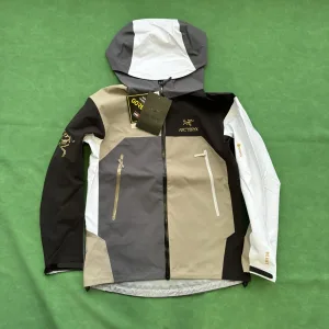 Super Clone High Quality Earth Jacket Blue Gore-Tex Embroidery Patch
