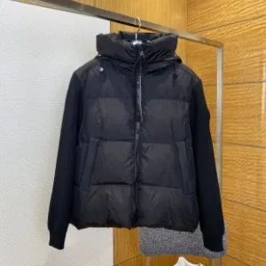 Luxury AAA Canada Goose Outerwear Red Down Nylon Knitted Fabric Relaxed Fit Patch