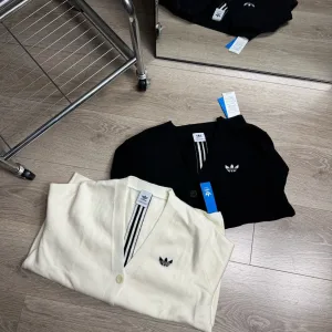 High Quality Super Clone Adidas Coat Black Chenil Jacquard Simple And Elegant Retro Preppy Style Winter