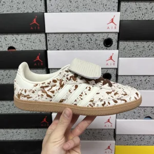 High Quality Adidas Sneakers Brown