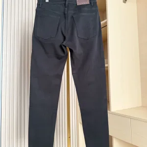 AAA Luxury Valentino Jeans Red Denim Easy To Match Slim Fit Leather Patch